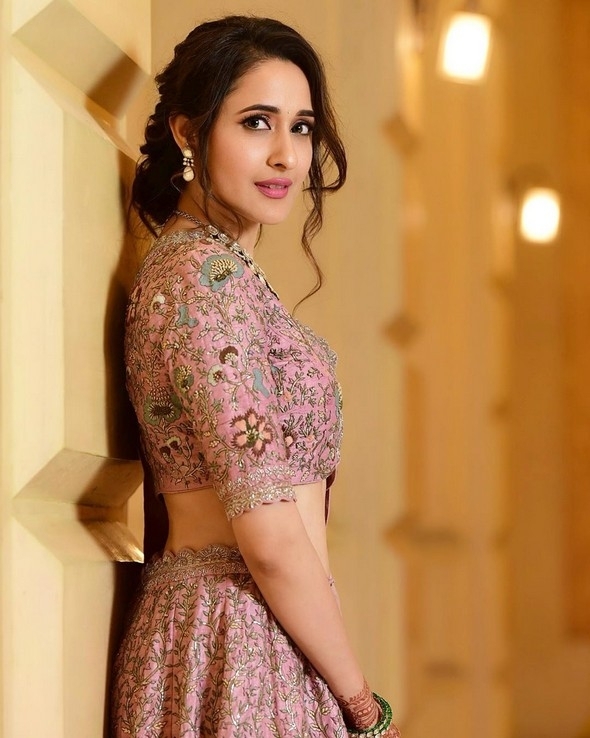 Pragya Jaiswal Photos - 9 / 13 photos