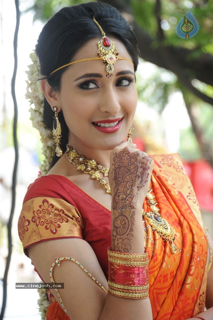 Pragya Jaiswal Stills - 42 / 82 photos