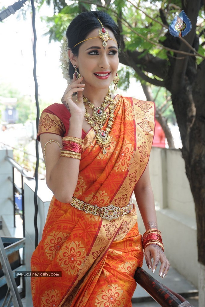 Pragya Jaiswal Stills - 59 / 82 photos