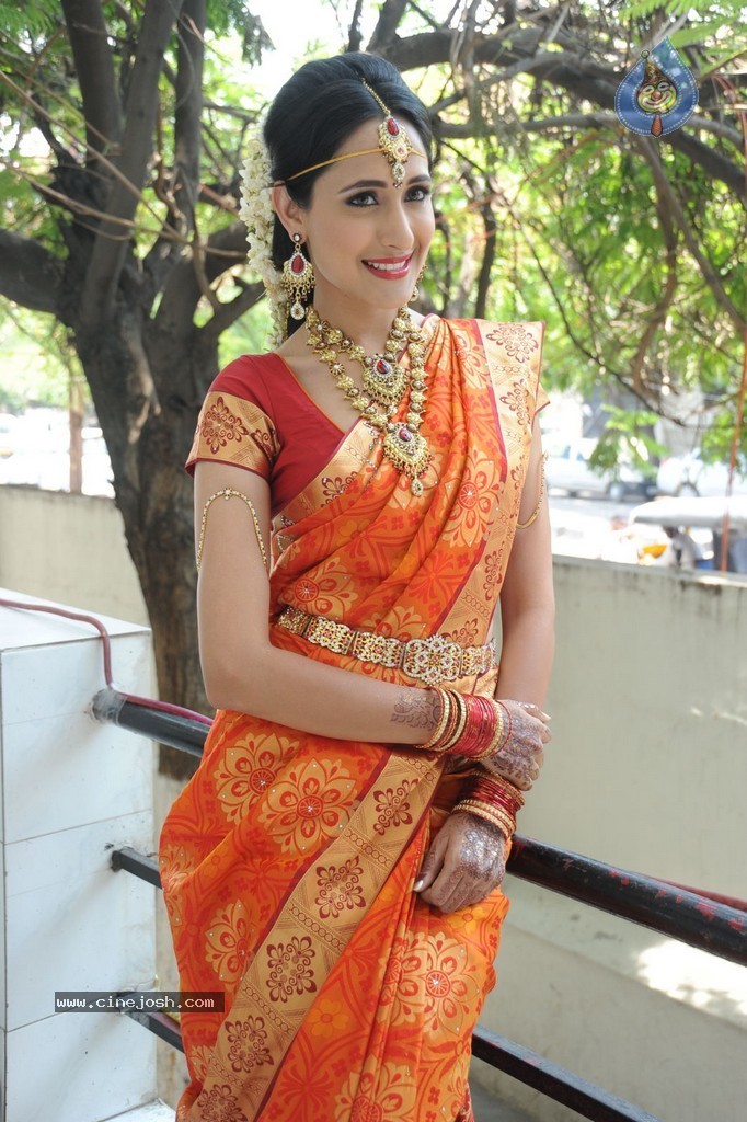 Pragya Jaiswal Stills - 72 / 82 photos