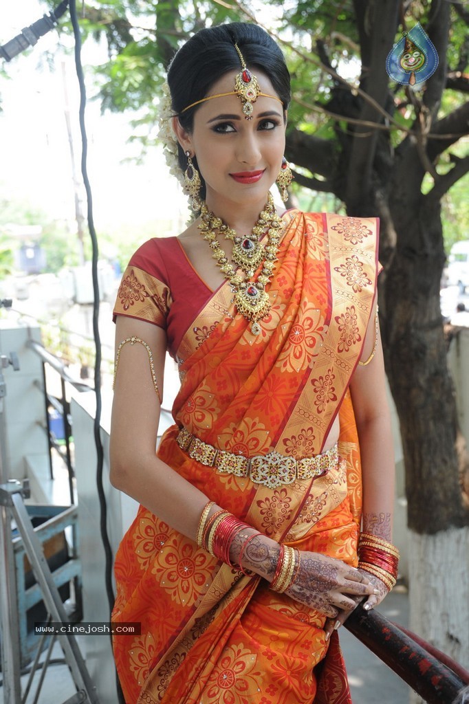 Pragya Jaiswal Stills - 75 / 82 photos