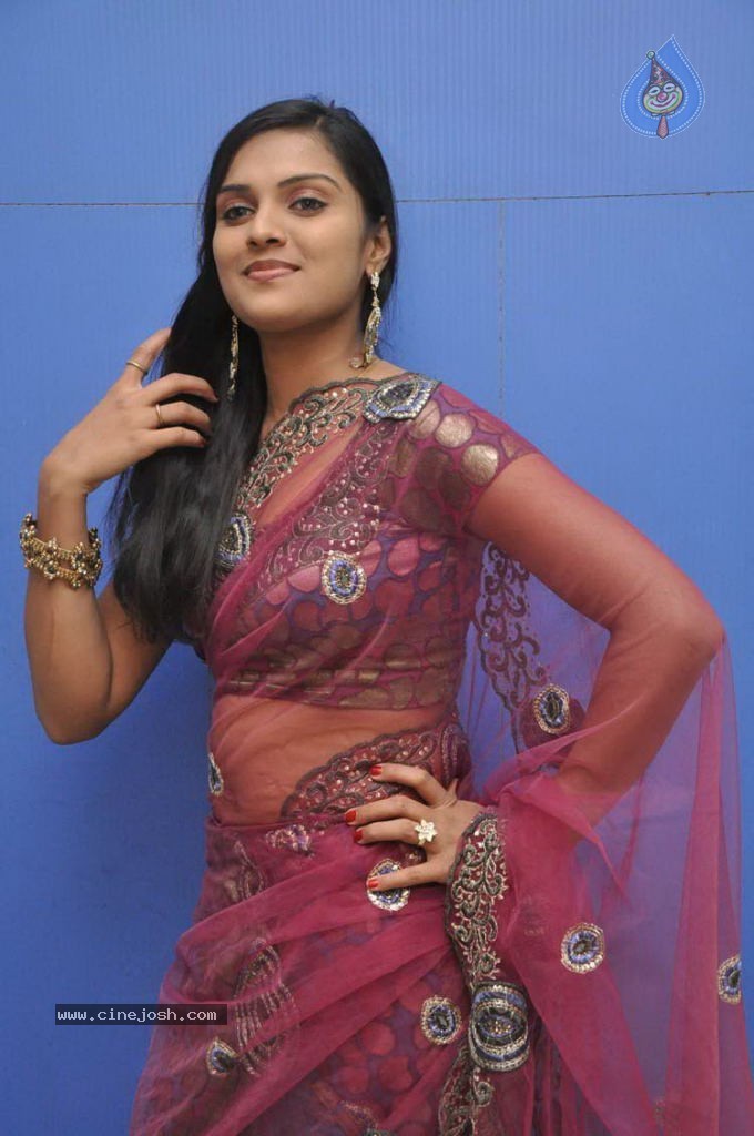 Prakruti Stills - 46 / 60 photos