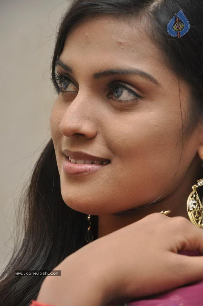 Prakruti Stills - 57 / 60 photos