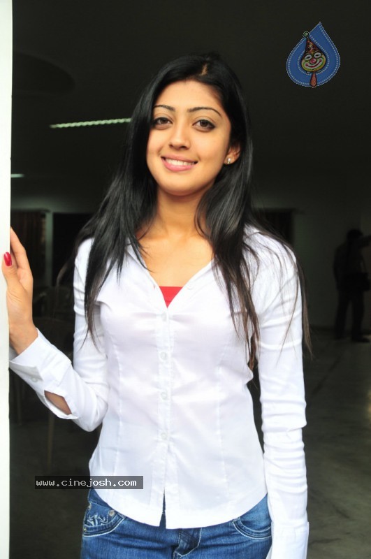 Praneetha Photo Gallery - 6 / 58 photos