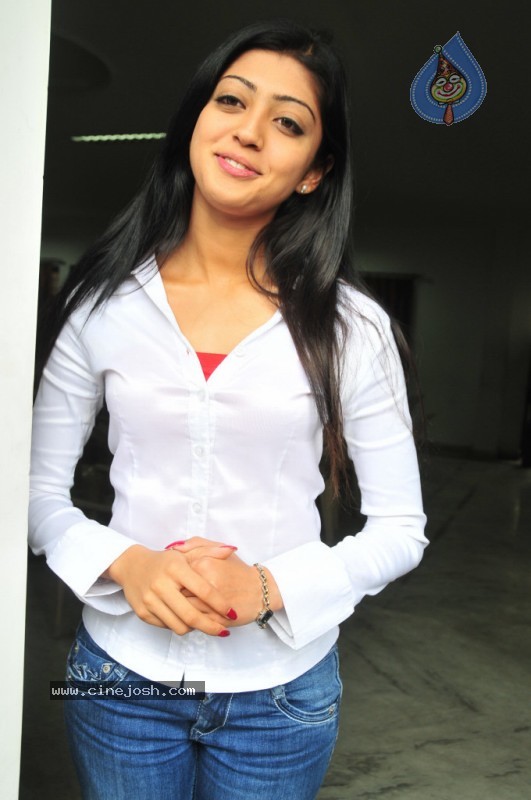 Praneetha Photo Gallery - 15 / 58 photos