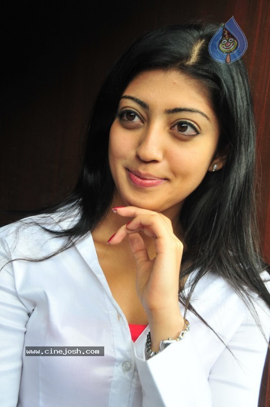 Praneetha Photo Gallery - 35 / 58 photos