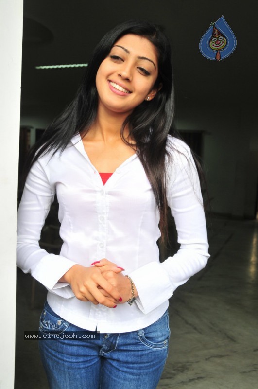 Praneetha Photo Gallery - 52 / 58 photos