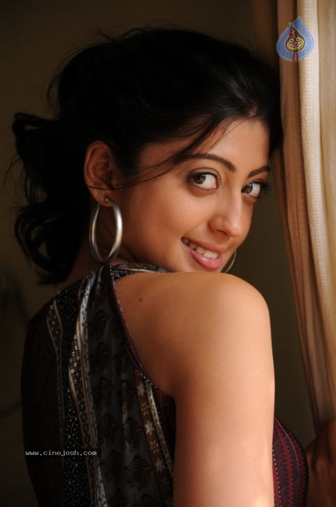 Pranitha Latest Gallery - 4 / 31 photos