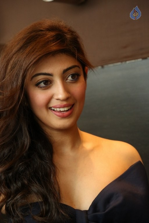 Pranitha Latest Photos - 58 / 60 photos