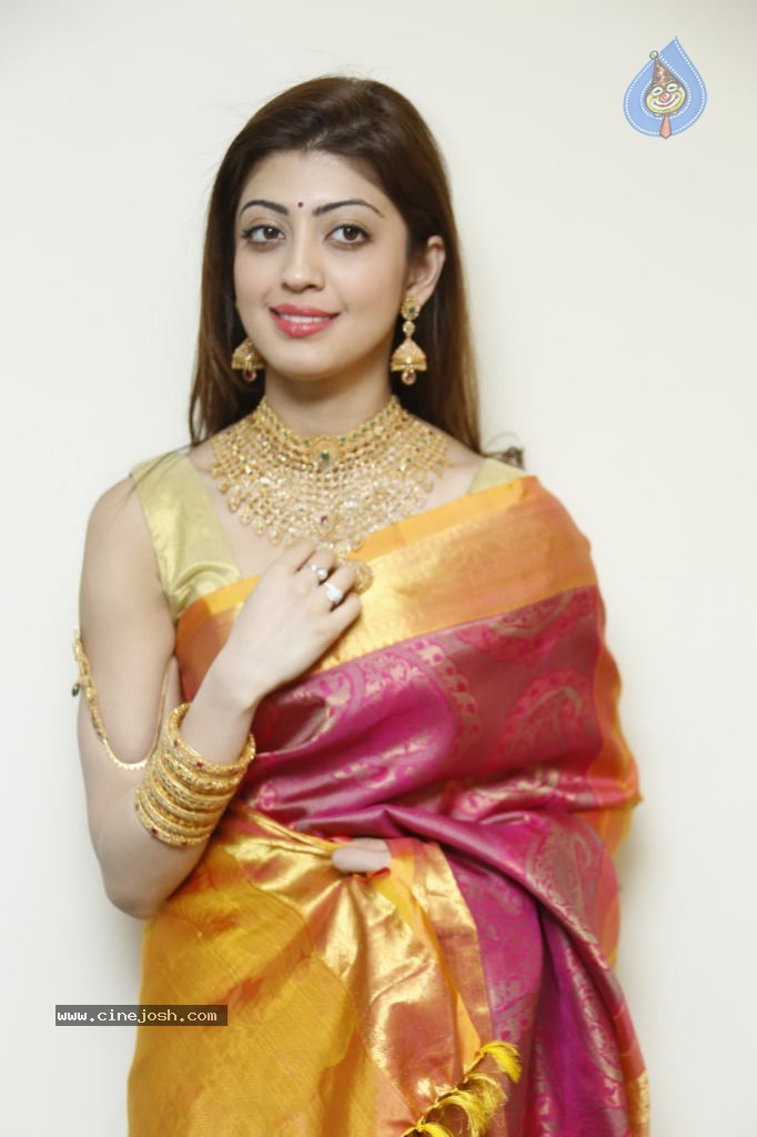 Pranitha Latest Pics - 27 / 82 photos