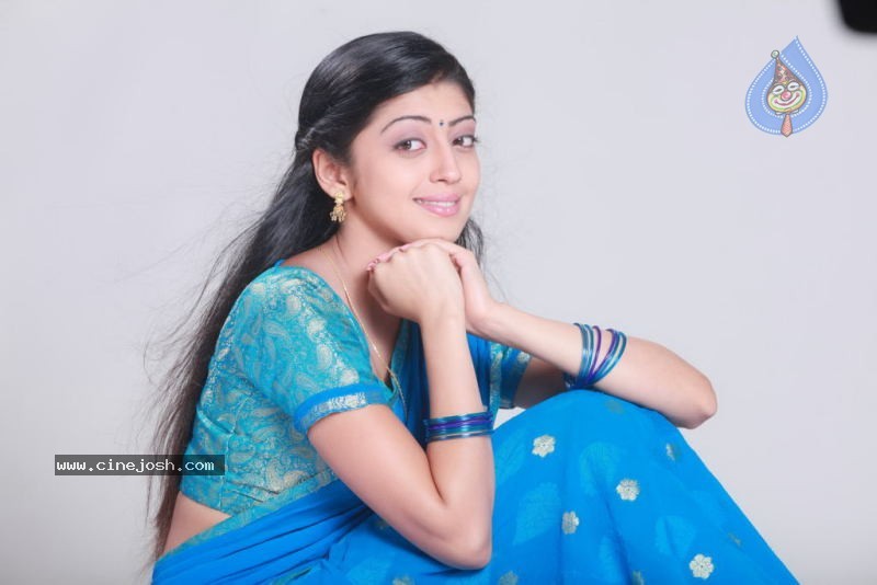 Pranitha New Stills - 28 / 42 photos