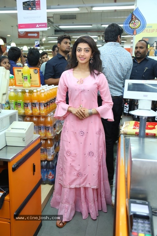 Pranitha Subhash Gallery - 7 / 10 photos