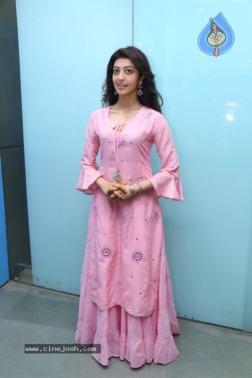 Pranitha Subhash Gallery - 8 / 10 photos