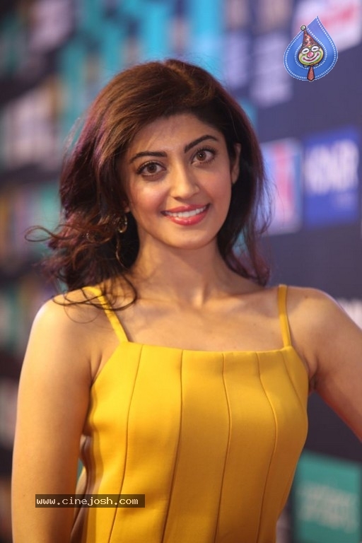 Pranitha Subhash Images - 11 / 40 photos