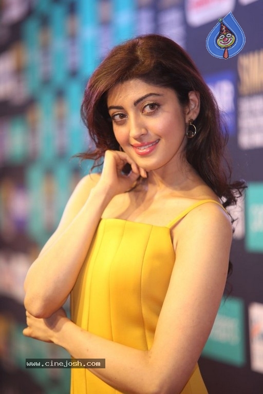 Pranitha Subhash Images - 23 / 40 photos