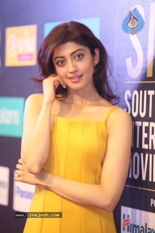 Pranitha Subhash Images - 33 / 40 photos