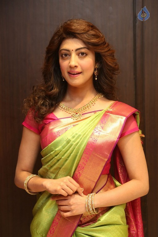 Pranitha Subhash Photos - 31 / 37 photos