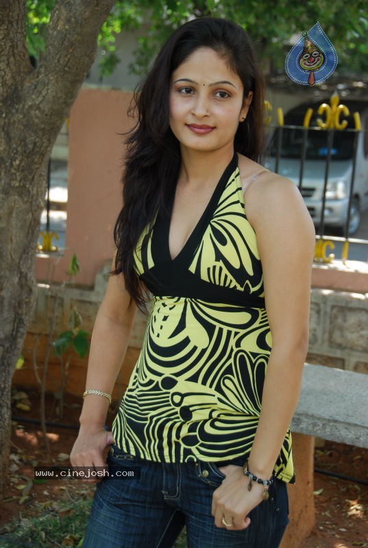 Prasanna Gallery - 17 / 52 photos