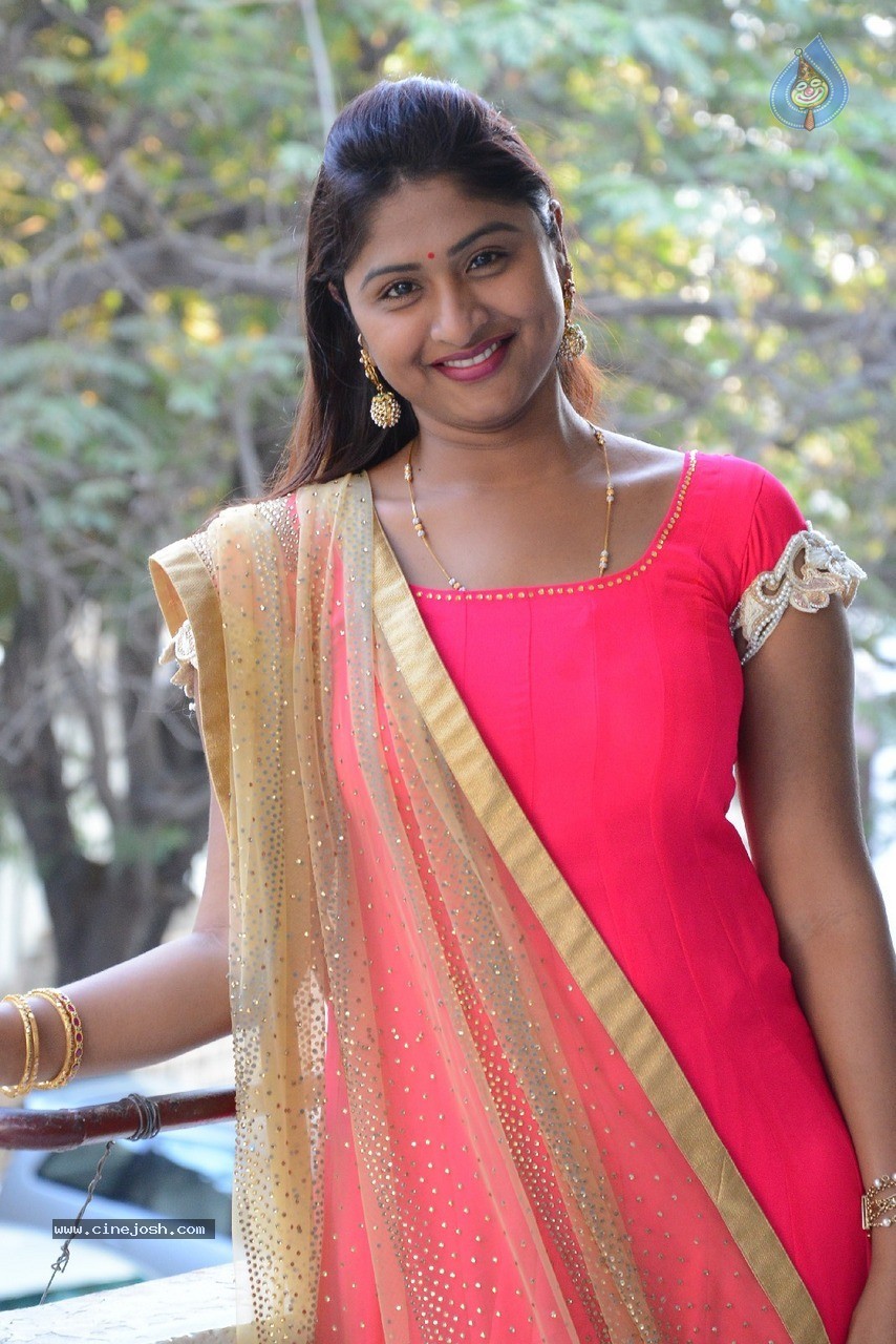 Praveena New Stills - 2 / 41 photos