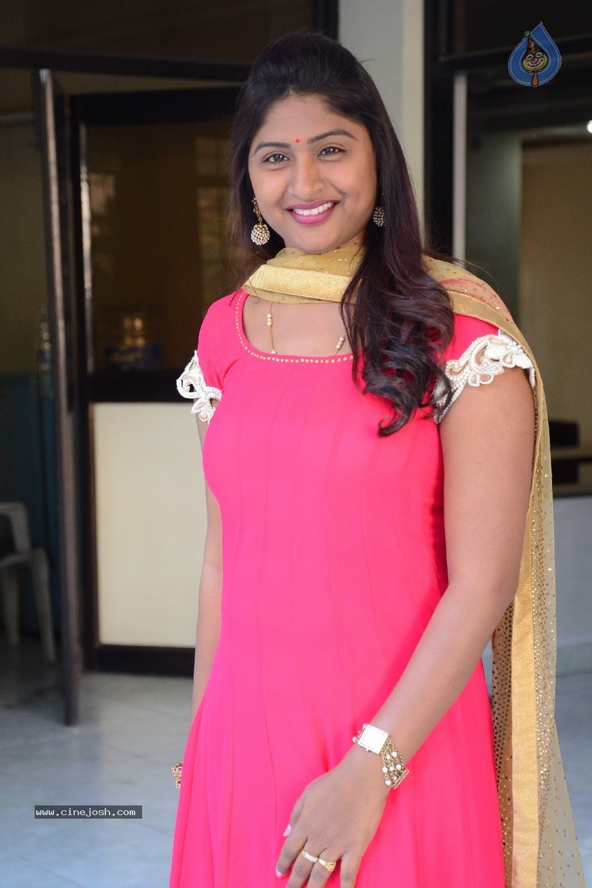 Praveena New Stills - 17 / 41 photos