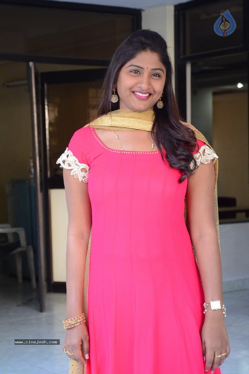 Praveena New Stills - 22 / 41 photos