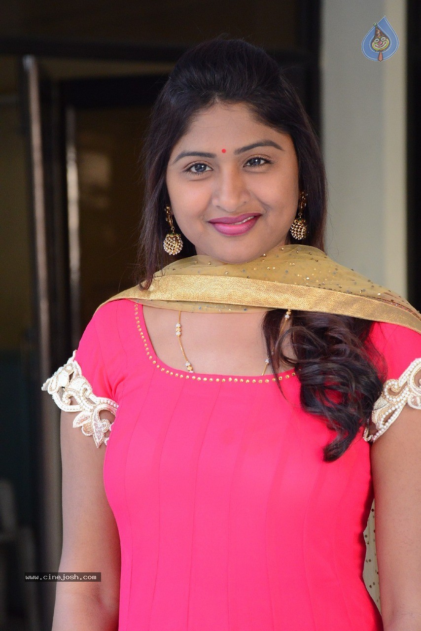 Praveena New Stills - 37 / 41 photos