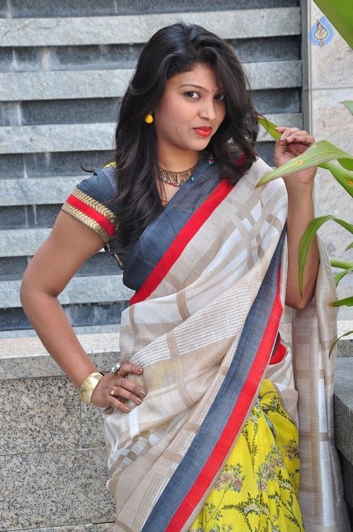 Praveena Photos - 6 / 42 photos