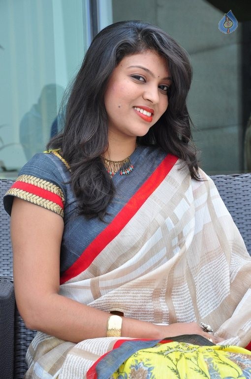 Praveena Photos - 9 / 42 photos