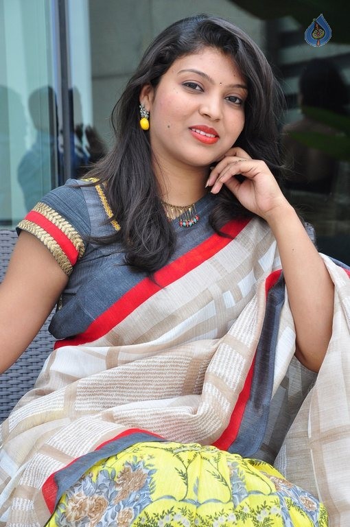 Praveena Photos - 21 / 42 photos