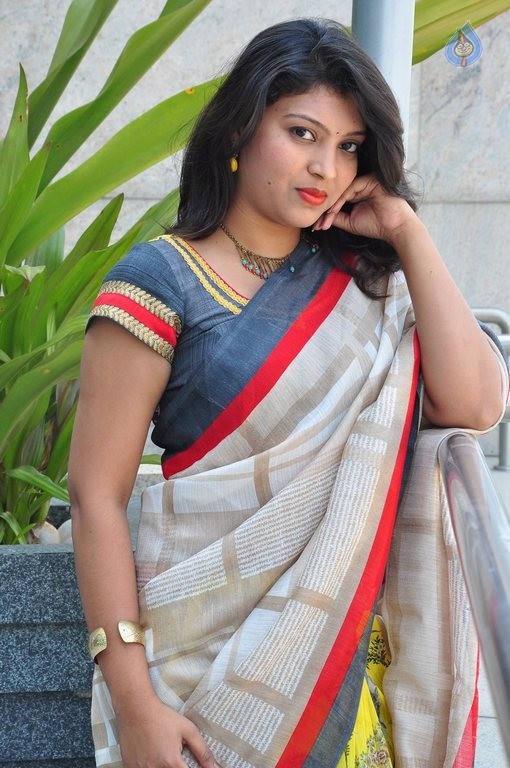 Praveena Photos - 23 / 42 photos