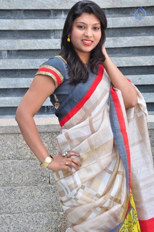 Praveena Photos - 30 / 42 photos