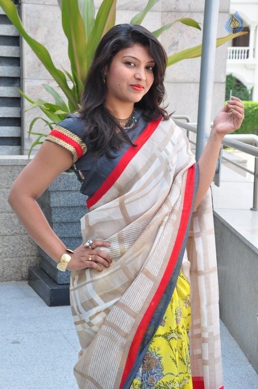 Praveena Photos - 35 / 42 photos