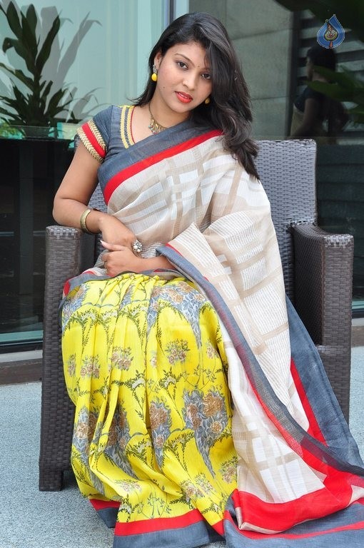 Praveena Photos - 38 / 42 photos