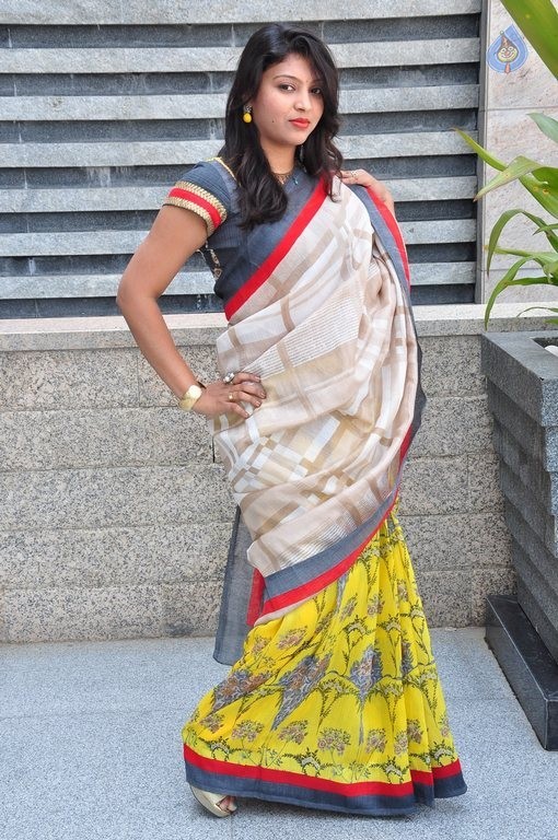 Praveena Photos - 40 / 42 photos