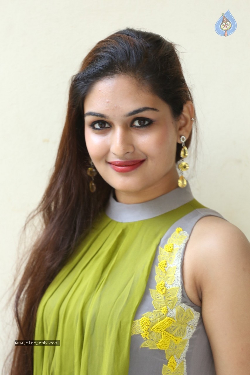 Prayaga Martin Stills - 12 / 54 photos