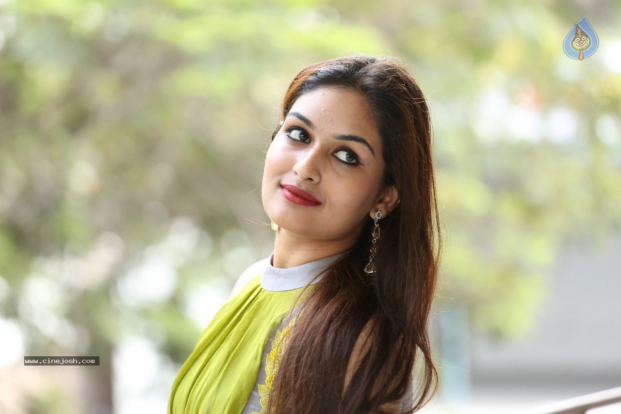 Prayaga Martin Stills - 31 / 54 photos