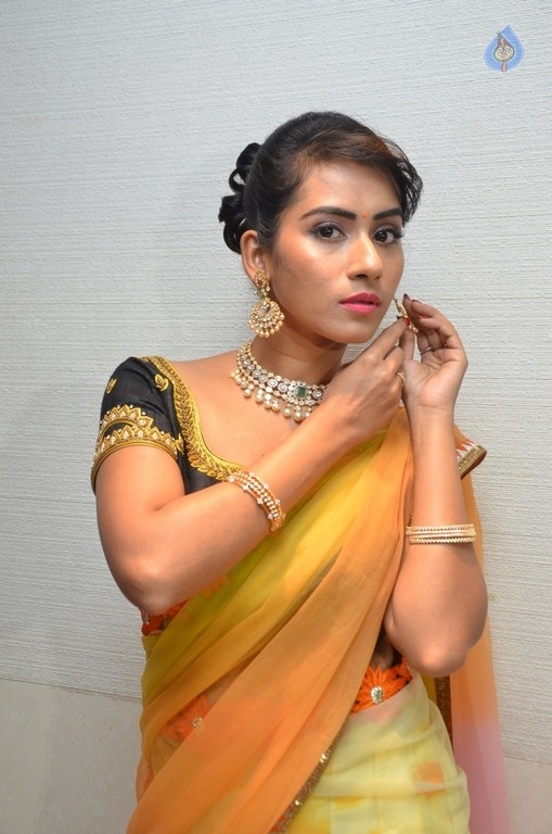 Preeti Latest Stills - 19 / 21 photos