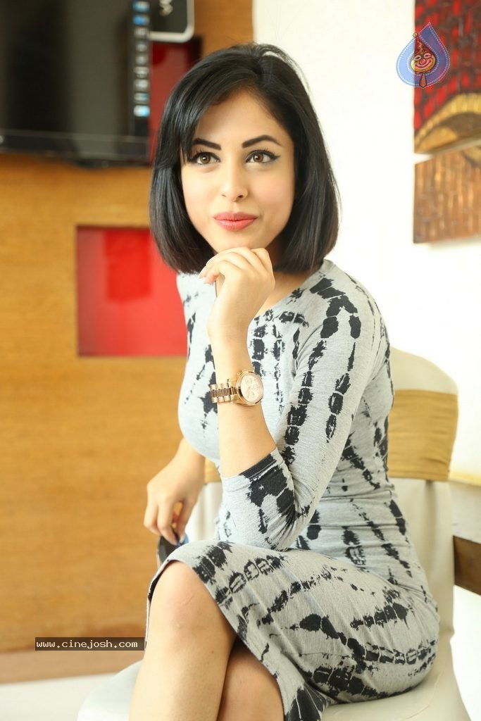 Priya Banerjee Gallery - 82 / 89 photos