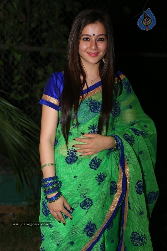 Priyal Gor Stills - 64 / 91 photos