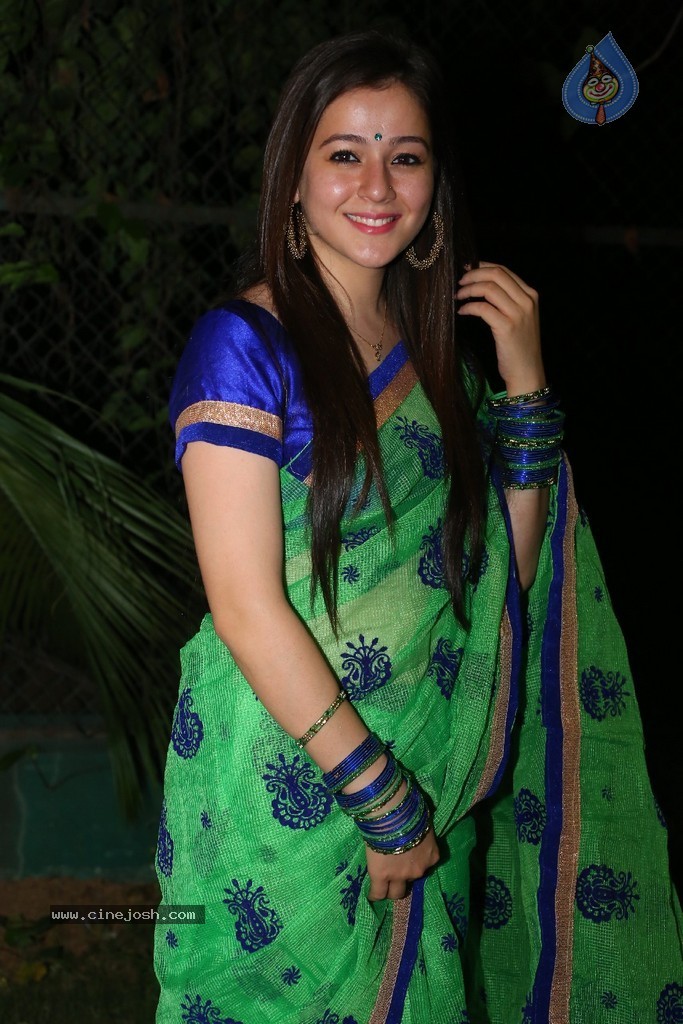 Priyal Gor Stills - 73 / 91 photos