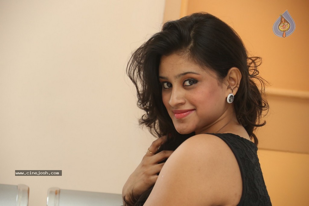 Priya Latest Pics - 8 / 149 photos