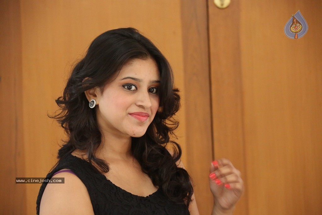 Priya Latest Pics - 15 / 149 photos