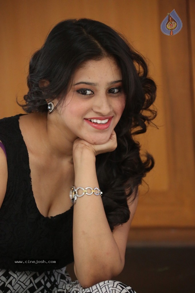 Priya Latest Pics - 23 / 149 photos