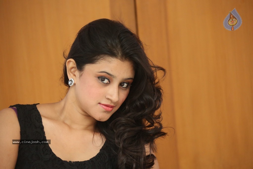 Priya Latest Pics - 41 / 149 photos