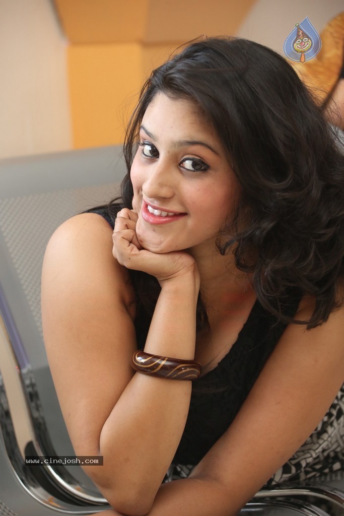 Priya Latest Pics - 58 / 149 photos