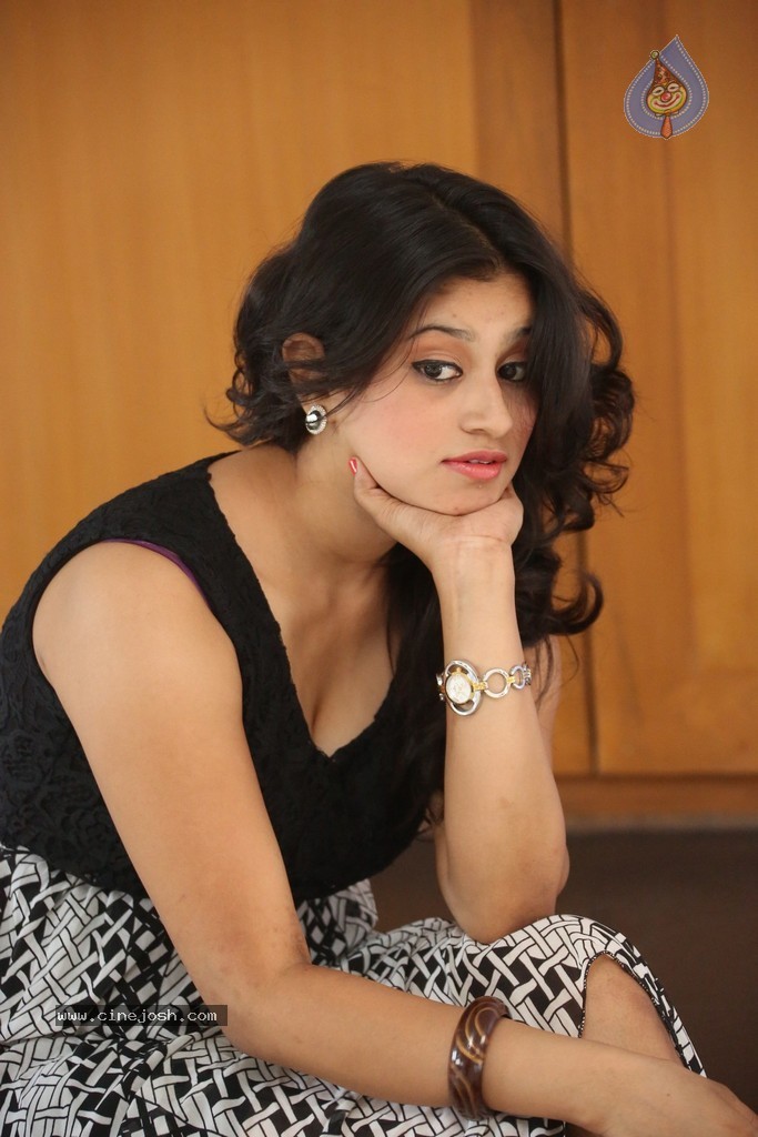 Priya Latest Pics - 78 / 149 photos