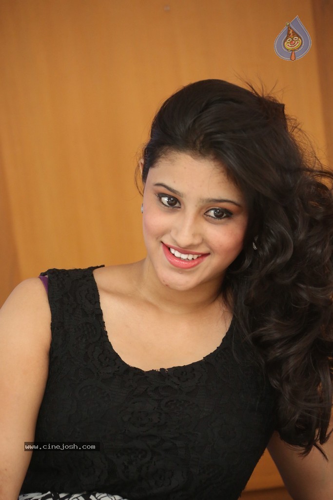 Priya Latest Pics - 89 / 149 photos