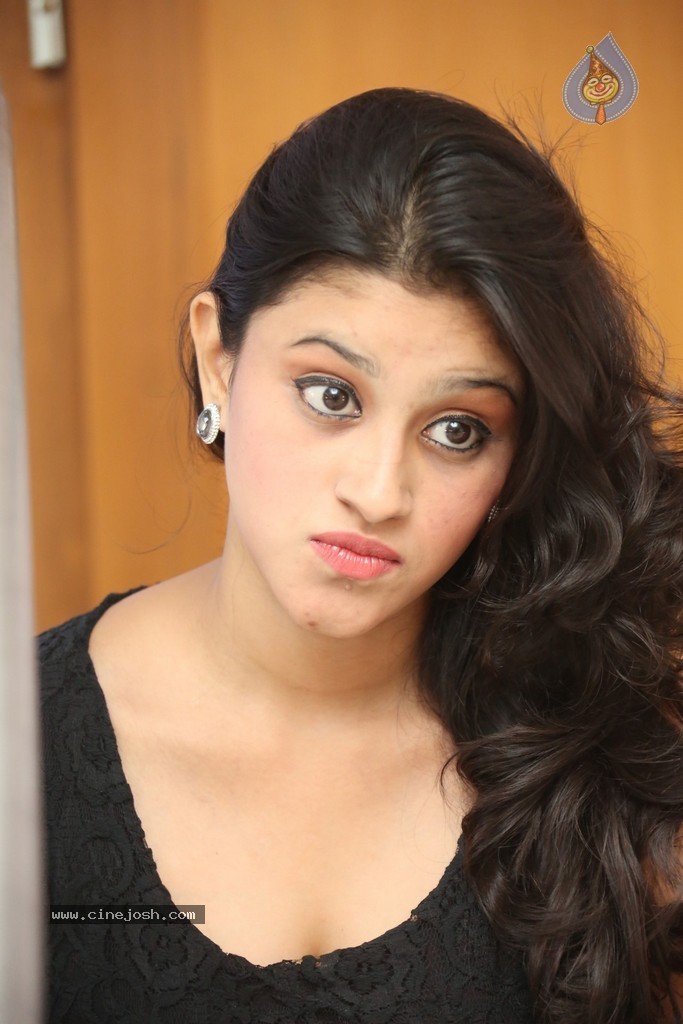 Priya Latest Pics - 104 / 149 photos