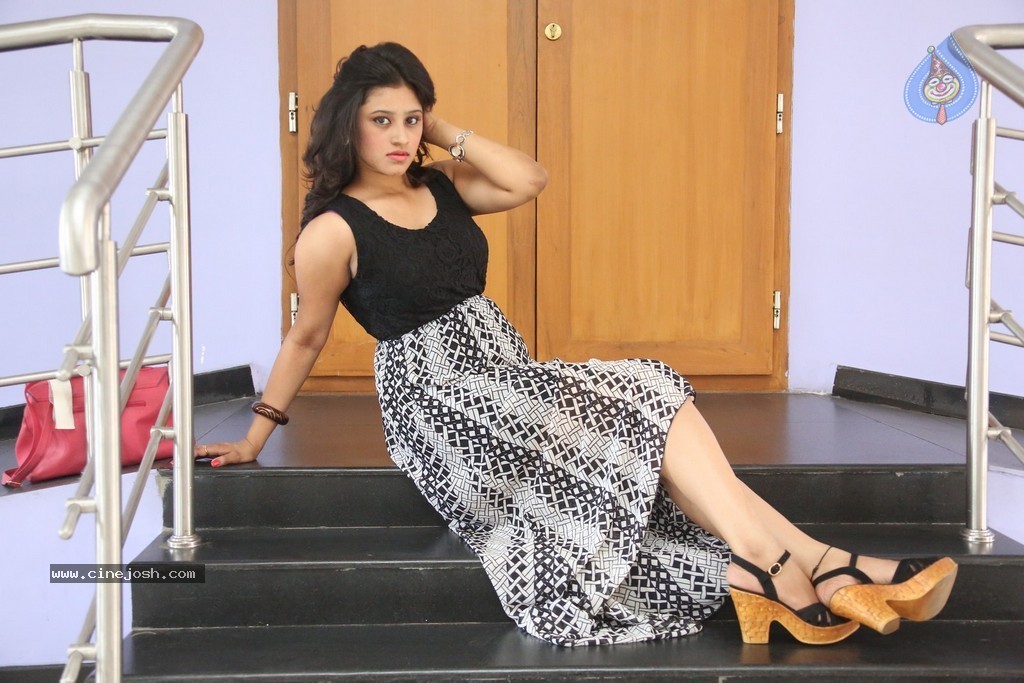 Priya Latest Pics - 111 / 149 photos