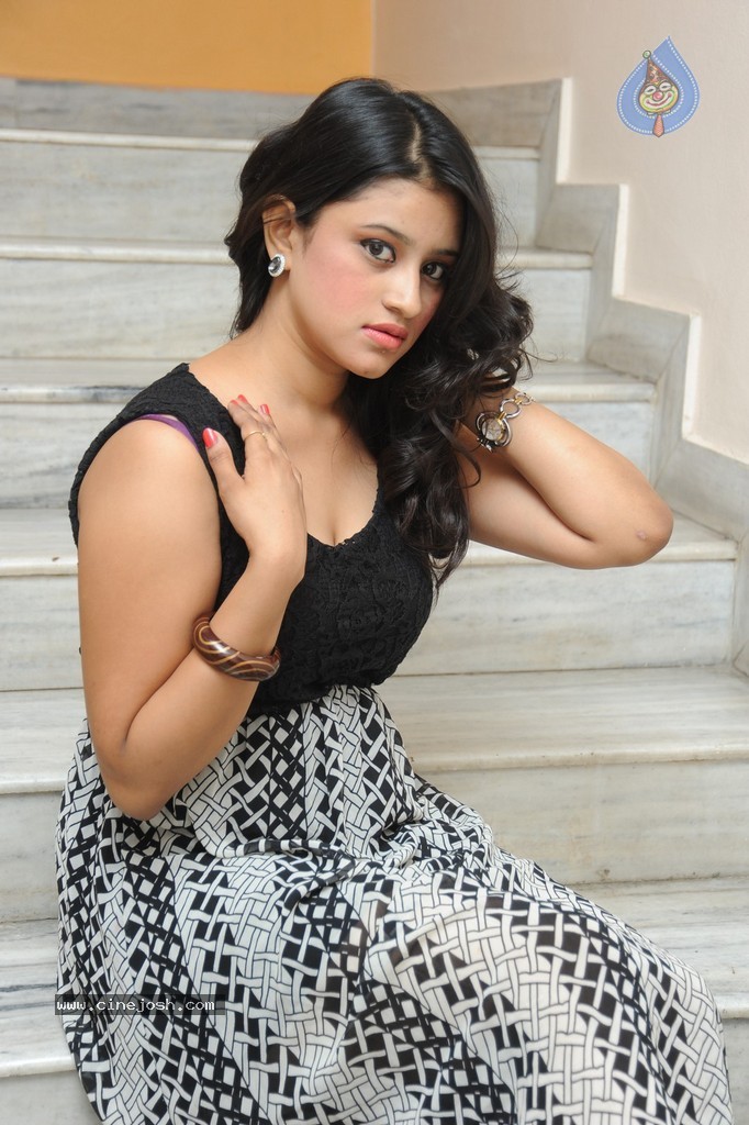 Priya Latest Pics - 131 / 149 photos